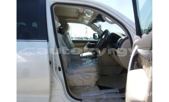 Buy Import Toyota Land Cruiser White Car in Import - Dubai in Batken Buy Import Toyota Land Cruiser White Car in Import - Dubai in Batken