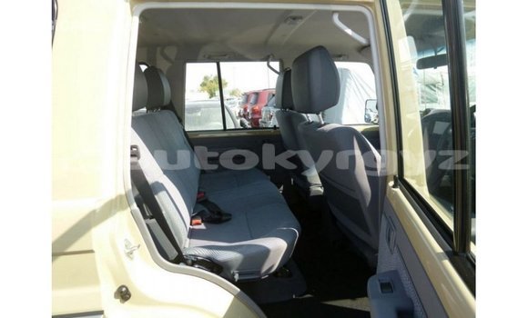 Buy Import Toyota Land Cruiser Beige Car in Import - Dubai in Batken Buy Import Toyota Land Cruiser Beige Car in Import - Dubai in Batken