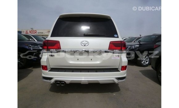Buy Import Toyota Land Cruiser White Car in Import - Dubai in Batken Buy Import Toyota Land Cruiser White Car in Import - Dubai in Batken