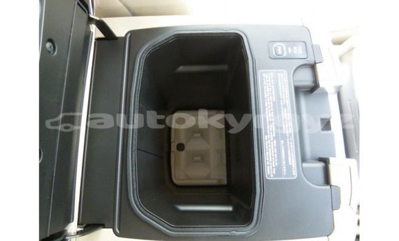 Buy Import Toyota Land Cruiser White Car in Import - Dubai in Batken Buy Import Toyota Land Cruiser White Car in Import - Dubai in Batken