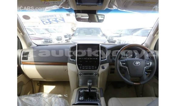 Buy Import Toyota Land Cruiser White Car in Import - Dubai in Batken Buy Import Toyota Land Cruiser White Car in Import - Dubai in Batken