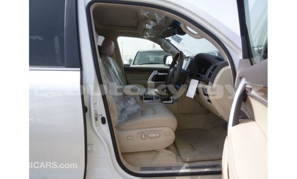 Buy Import Toyota Land Cruiser White Car in Import - Dubai in Batken Buy Import Toyota Land Cruiser White Car in Import - Dubai in Batken
