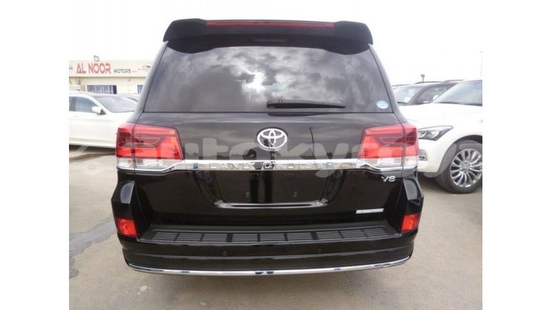 Big with watermark toyota land cruiser batken import dubai 2783