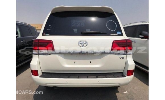 Buy Import Toyota Land Cruiser White Car in Import - Dubai in Batken Buy Import Toyota Land Cruiser White Car in Import - Dubai in Batken