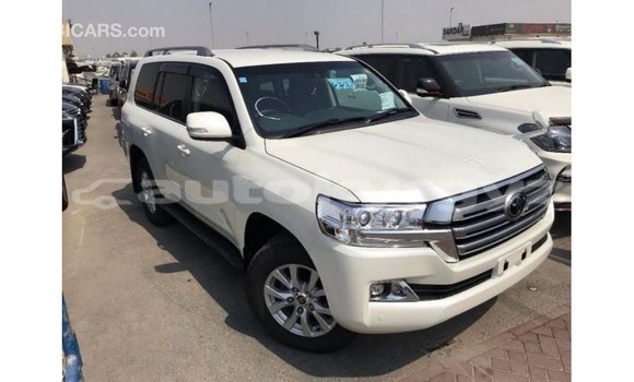 Buy Import Toyota Land Cruiser White Car in Import - Dubai in Batken Buy Import Toyota Land Cruiser White Car in Import - Dubai in Batken
