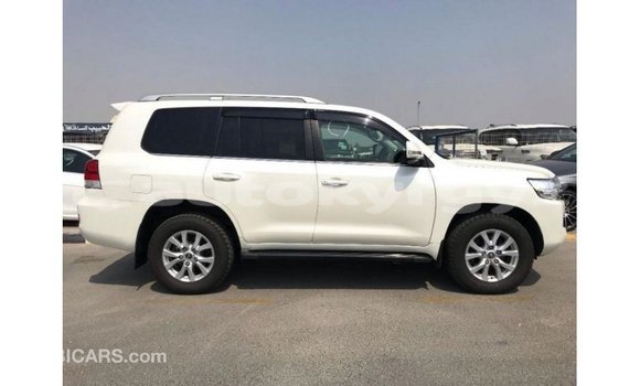 Buy Import Toyota Land Cruiser White Car in Import - Dubai in Batken Buy Import Toyota Land Cruiser White Car in Import - Dubai in Batken