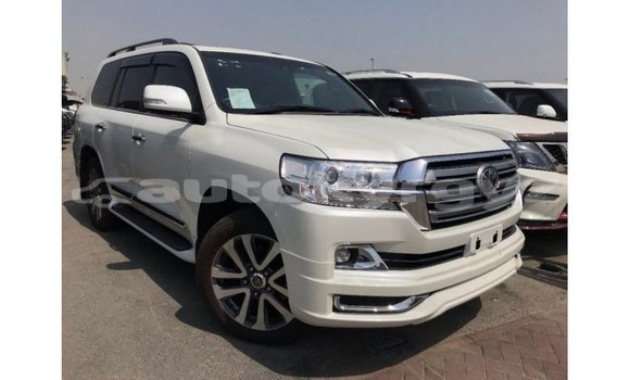Buy Import Toyota Land Cruiser White Car in Import - Dubai in Batken Buy Import Toyota Land Cruiser White Car in Import - Dubai in Batken