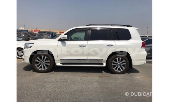 Buy Import Toyota Land Cruiser White Car in Import - Dubai in Batken Buy Import Toyota Land Cruiser White Car in Import - Dubai in Batken