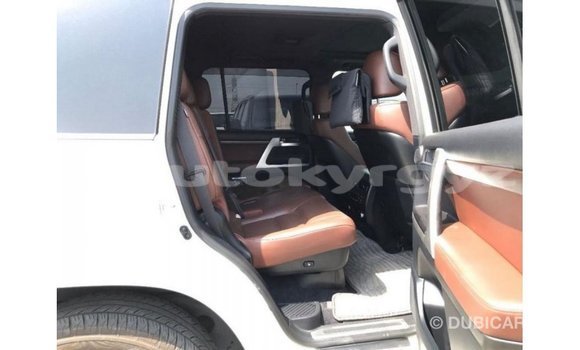Buy Import Toyota Land Cruiser White Car in Import - Dubai in Batken Buy Import Toyota Land Cruiser White Car in Import - Dubai in Batken