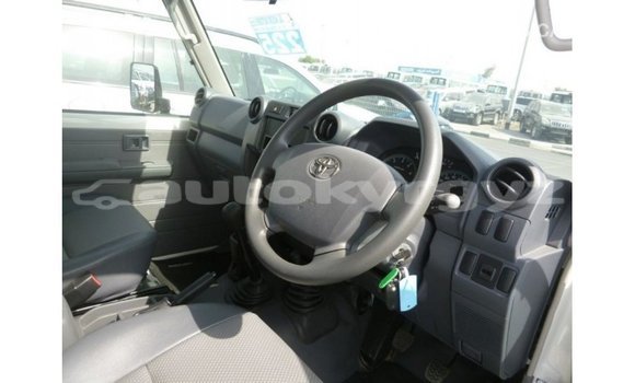 Buy Import Toyota Land Cruiser White Car in Import - Dubai in Batken Buy Import Toyota Land Cruiser White Car in Import - Dubai in Batken