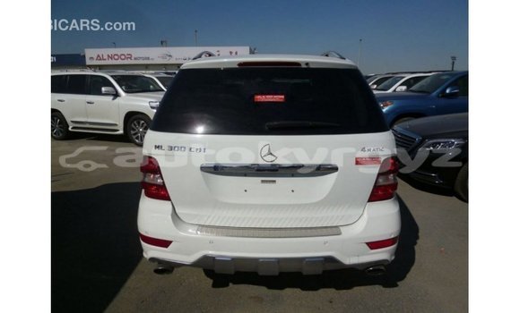 Buy Import Mercedes-Benz 190 White Car in Import - Dubai in Batken Buy Import Mercedes-Benz 190 White Car in Import - Dubai in Batken