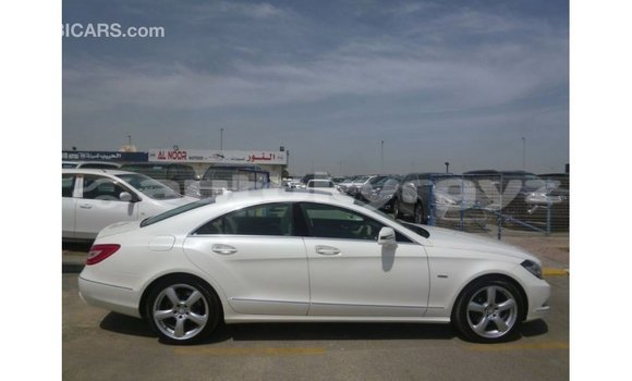 Buy Import Mercedes-Benz 190 White Car in Import - Dubai in Batken Buy Import Mercedes-Benz 190 White Car in Import - Dubai in Batken