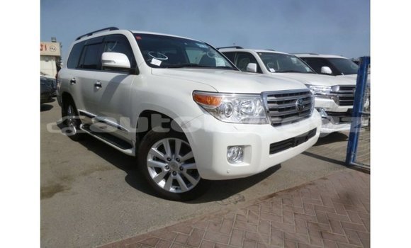 Buy Import Toyota Land Cruiser White Car in Import - Dubai in Batken Buy Import Toyota Land Cruiser White Car in Import - Dubai in Batken