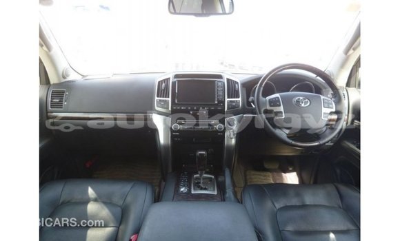 Buy Import Toyota Land Cruiser White Car in Import - Dubai in Batken Buy Import Toyota Land Cruiser White Car in Import - Dubai in Batken
