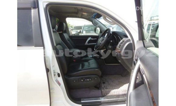 Buy Import Toyota Land Cruiser White Car in Import - Dubai in Batken Buy Import Toyota Land Cruiser White Car in Import - Dubai in Batken