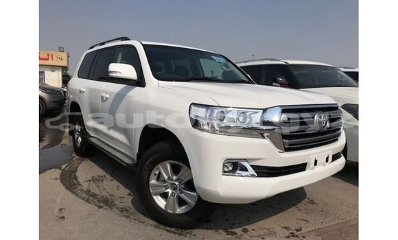 Buy Import Toyota Land Cruiser White Car in Import - Dubai in Batken Buy Import Toyota Land Cruiser White Car in Import - Dubai in Batken