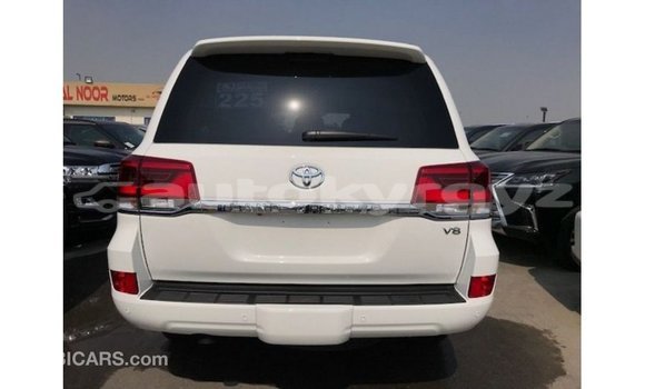 Buy Import Toyota Land Cruiser White Car in Import - Dubai in Batken Buy Import Toyota Land Cruiser White Car in Import - Dubai in Batken