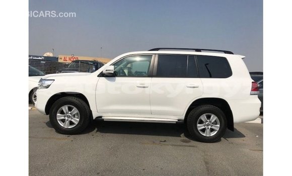 Buy Import Toyota Land Cruiser White Car in Import - Dubai in Batken Buy Import Toyota Land Cruiser White Car in Import - Dubai in Batken