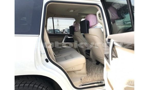 Buy Import Toyota Land Cruiser White Car in Import - Dubai in Batken Buy Import Toyota Land Cruiser White Car in Import - Dubai in Batken