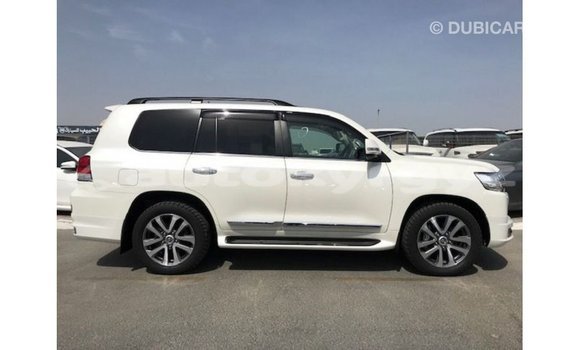 Buy Import Toyota Land Cruiser White Car in Import - Dubai in Batken Buy Import Toyota Land Cruiser White Car in Import - Dubai in Batken