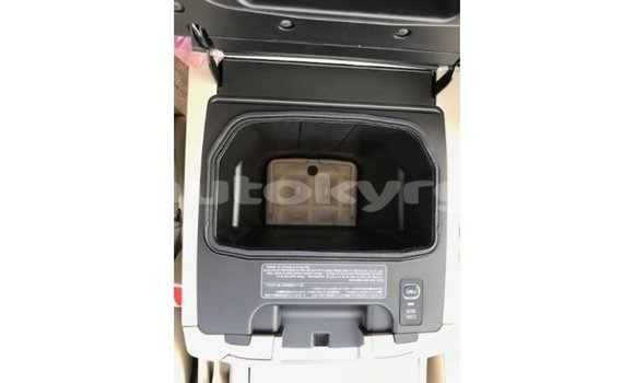 Buy Import Toyota Land Cruiser White Car in Import - Dubai in Batken Buy Import Toyota Land Cruiser White Car in Import - Dubai in Batken