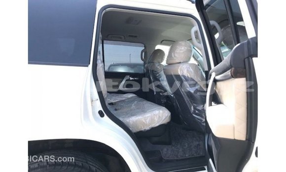 Buy Import Toyota Land Cruiser White Car in Import - Dubai in Batken Buy Import Toyota Land Cruiser White Car in Import - Dubai in Batken