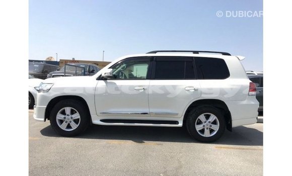Buy Import Toyota Land Cruiser White Car in Import - Dubai in Batken Buy Import Toyota Land Cruiser White Car in Import - Dubai in Batken