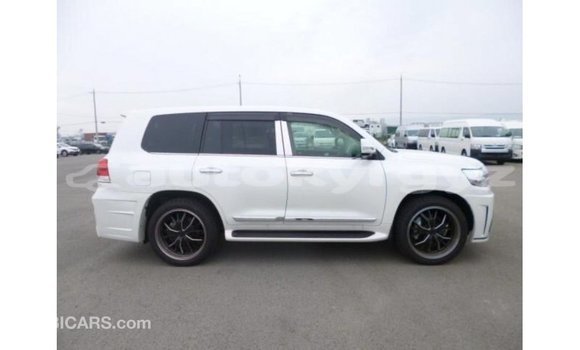 Buy Import Toyota Land Cruiser White Car in Import - Dubai in Batken Buy Import Toyota Land Cruiser White Car in Import - Dubai in Batken