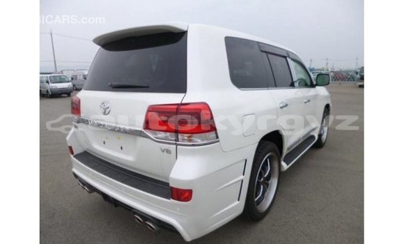 Buy Import Toyota Land Cruiser White Car in Import - Dubai in Batken Buy Import Toyota Land Cruiser White Car in Import - Dubai in Batken