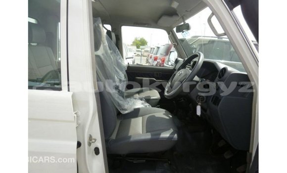 Buy Import Toyota Land Cruiser White Car in Import - Dubai in Batken Buy Import Toyota Land Cruiser White Car in Import - Dubai in Batken