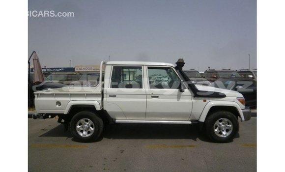 Buy Import Toyota Land Cruiser White Car in Import - Dubai in Batken Buy Import Toyota Land Cruiser White Car in Import - Dubai in Batken