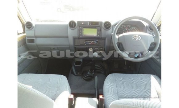 Buy Import Toyota Land Cruiser Beige Car in Import - Dubai in Batken Buy Import Toyota Land Cruiser Beige Car in Import - Dubai in Batken