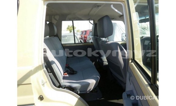 Buy Import Toyota Land Cruiser Beige Car in Import - Dubai in Batken Buy Import Toyota Land Cruiser Beige Car in Import - Dubai in Batken