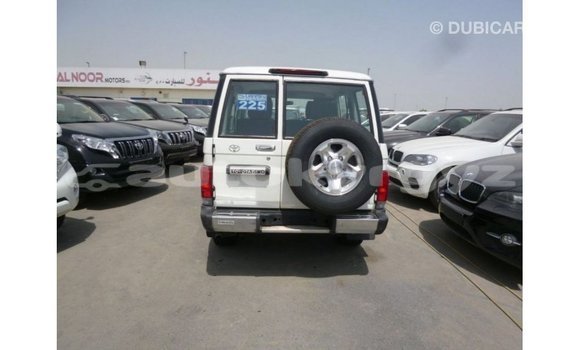 Buy Import Toyota Land Cruiser White Car in Import - Dubai in Batken Buy Import Toyota Land Cruiser White Car in Import - Dubai in Batken