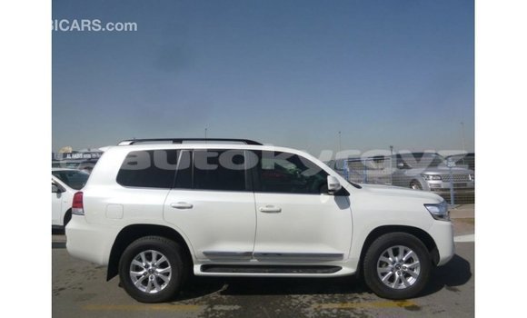 Buy Import Toyota Land Cruiser White Car in Import - Dubai in Batken Buy Import Toyota Land Cruiser White Car in Import - Dubai in Batken