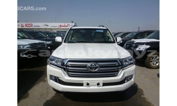 Buy Import Toyota Land Cruiser White Car in Import - Dubai in Batken Buy Import Toyota Land Cruiser White Car in Import - Dubai in Batken