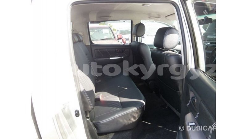 Big with watermark toyota hilux batken import dubai 2875