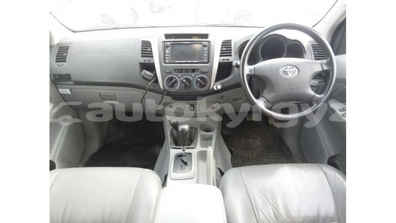 Big with watermark toyota hilux batken import dubai 2877