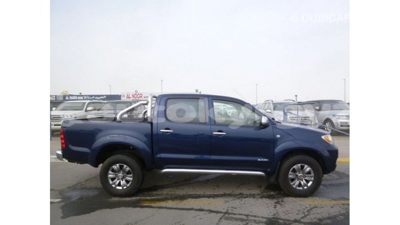 Big with watermark toyota hilux batken import dubai 2877