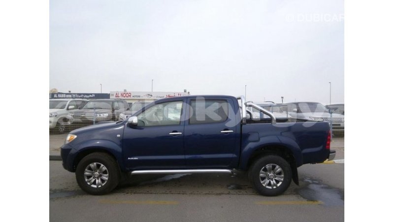 Big with watermark toyota hilux batken import dubai 2877