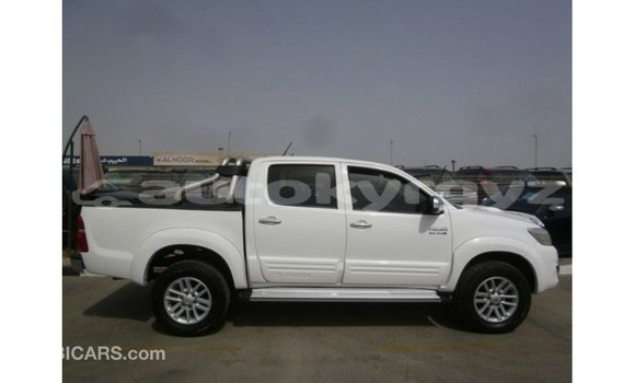 Buy Import Toyota Hilux White Car in Import - Dubai in Batken Buy Import Toyota Hilux White Car in Import - Dubai in Batken