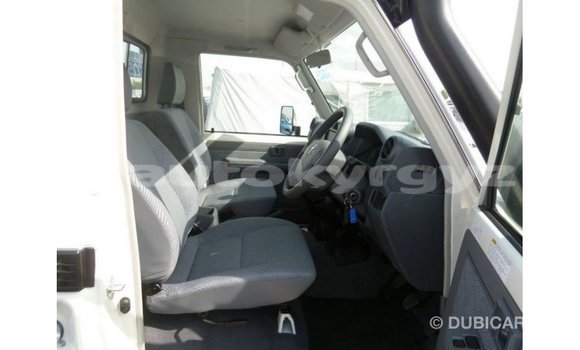 Buy Import Toyota Land Cruiser White Car in Import - Dubai in Batken Buy Import Toyota Land Cruiser White Car in Import - Dubai in Batken