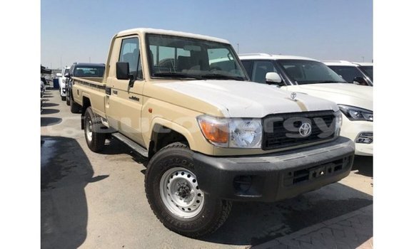 Buy Import Toyota Land Cruiser Beige Car in Import - Dubai in Batken Buy Import Toyota Land Cruiser Beige Car in Import - Dubai in Batken