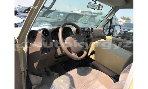Buy Import Toyota Land Cruiser Beige Car in Import - Dubai in Batken Buy Import Toyota Land Cruiser Beige Car in Import - Dubai in Batken