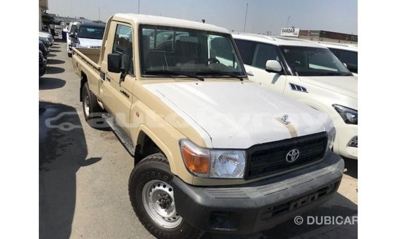 Buy Import Toyota Land Cruiser Beige Car in Import - Dubai in Batken Buy Import Toyota Land Cruiser Beige Car in Import - Dubai in Batken