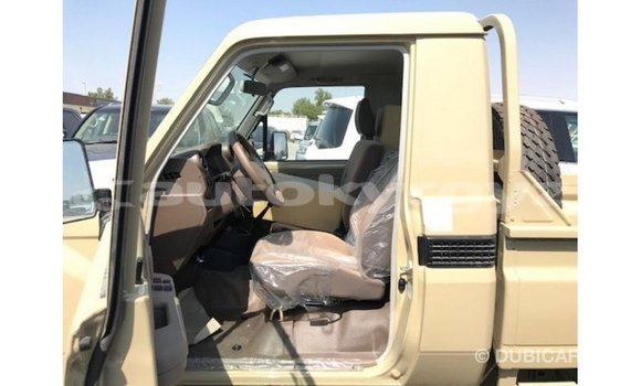 Buy Import Toyota Land Cruiser Beige Car in Import - Dubai in Batken Buy Import Toyota Land Cruiser Beige Car in Import - Dubai in Batken