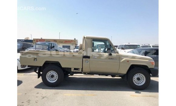 Buy Import Toyota Land Cruiser Beige Car in Import - Dubai in Batken Buy Import Toyota Land Cruiser Beige Car in Import - Dubai in Batken