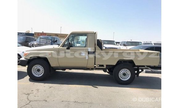 Buy Import Toyota Land Cruiser Beige Car in Import - Dubai in Batken Buy Import Toyota Land Cruiser Beige Car in Import - Dubai in Batken