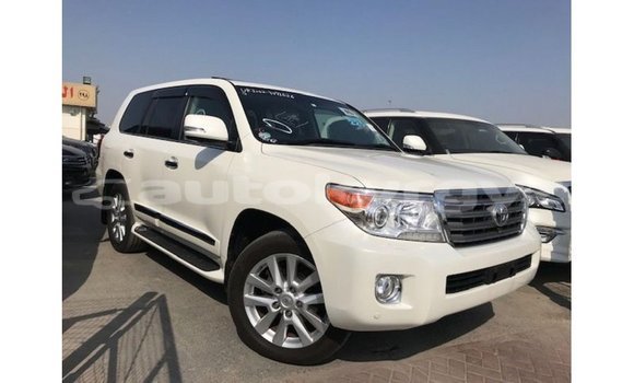 Buy Import Toyota Land Cruiser White Car in Import - Dubai in Batken Buy Import Toyota Land Cruiser White Car in Import - Dubai in Batken