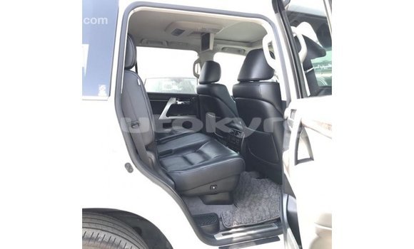 Buy Import Toyota Land Cruiser White Car in Import - Dubai in Batken Buy Import Toyota Land Cruiser White Car in Import - Dubai in Batken